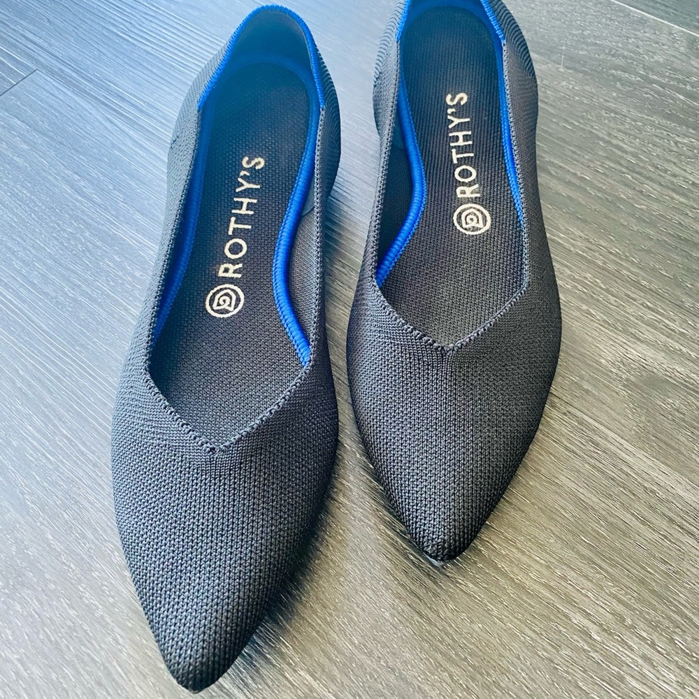 Like New - Size 9, “The Point” Rothy’s in Black
